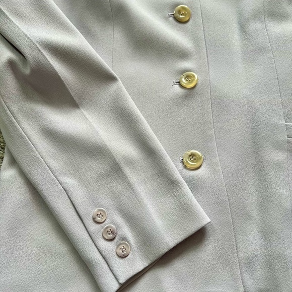 Elegant Lavender Women's Jacket with matching skirt. Amanda Smith Petites EUC - Picture 7 of 9